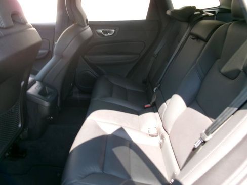 Used 2025 Volvo XC60 B5 Plus AWD/4WD image 10