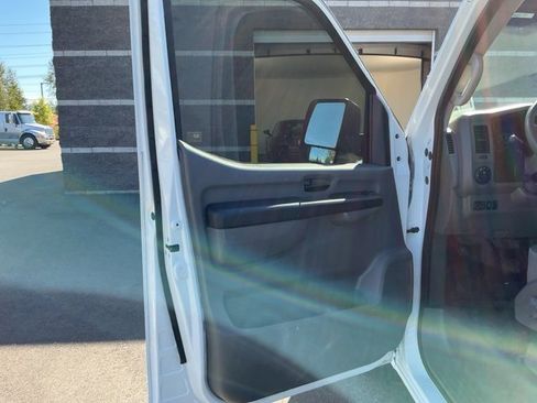 Used 2013 Nissan NV 2500 SV w/ Side Curtain Airbag Pkg image 11