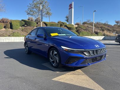 Used 2024 Hyundai Elantra SEL w/ Convenience Package