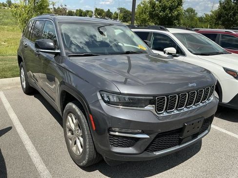 Used 2023 Jeep Grand Cherokee Limited AWD/4WD image 4