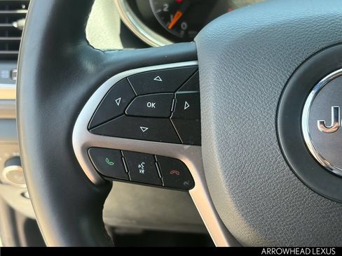 Used 2022 Jeep Grand Cherokee Laredo X RWD image 16