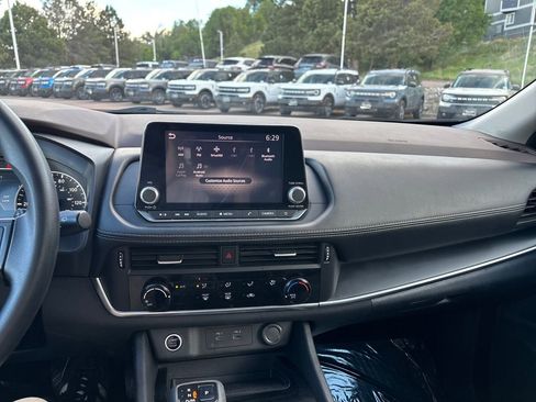 Used 2021 Nissan Rogue S AWD/4WD image 16