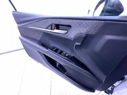 Used 2025 Toyota Camry XLE FWD image 30