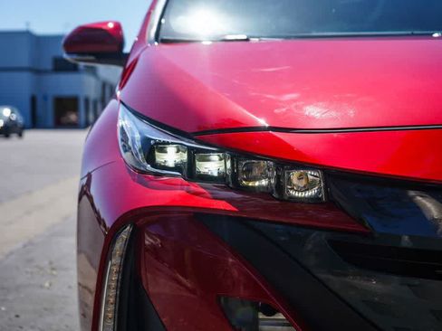 Used 2020 Toyota Prius Prime XLE FWD image 10