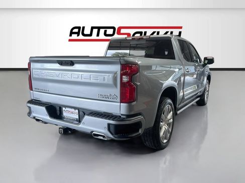 Used 2025 Chevrolet Silverado 1500 High Country AWD/4WD image 7