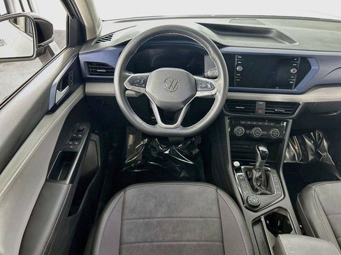 Certified 2024 Volkswagen Taos SE w/ Panoramic Sunroof Package AWD/4WD image 21