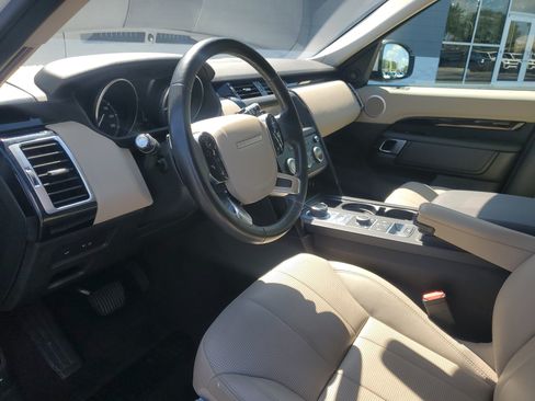 Used 2020 Land Rover Discovery SE AWD/4WD image 11