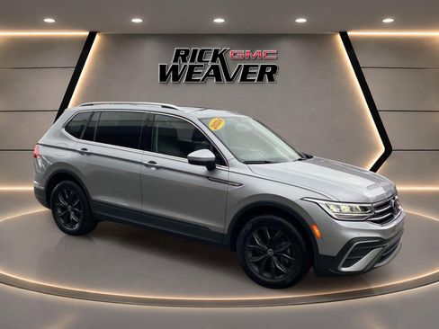 Used 2024 Volkswagen Tiguan SE AWD/4WD image 8