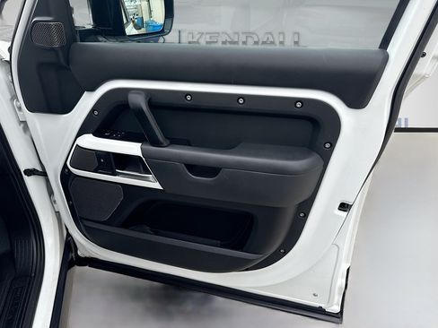 Used 2020 Land Rover Defender 110 S AWD/4WD image 31