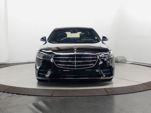 Used 2023 Mercedes-Benz S 580 4MATIC Sedan w/ AMG Line image 2