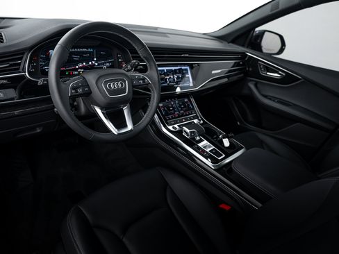 Certified 2025 Audi Q8 Premium Plus AWD/4WD image 9