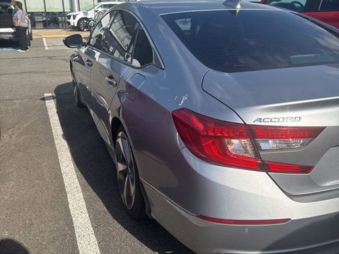 Used 2020 Honda Accord Touring image 11
