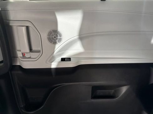 New 2026 Toyota Sienna XSE FWD image 17