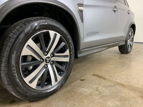 Used 2025 Mitsubishi Outlander Sport ES image 2