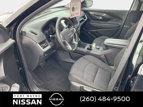Used 2024 GMC Terrain SLE AWD/4WD image 11