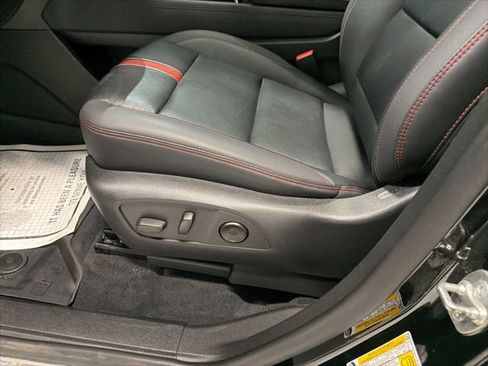 Used 2024 Chevrolet Traverse RS image 16