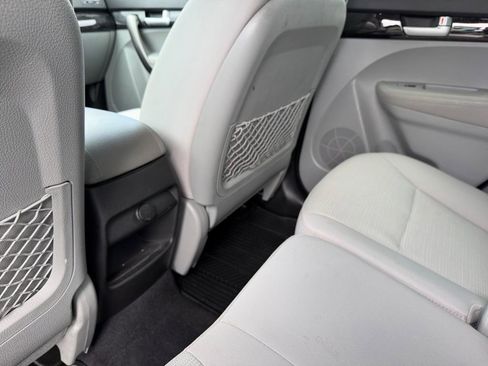 Used 2015 Kia Sorento LX FWD image 16