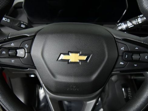 Used 2024 Chevrolet TrailBlazer LS image 2