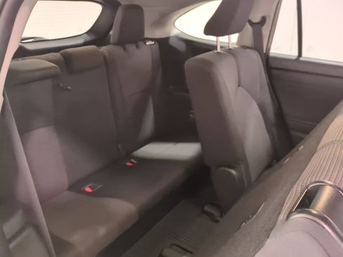 Used 2022 Toyota Highlander L image 12