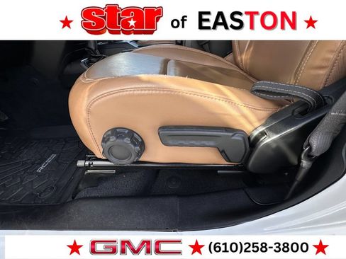Used 2022 Jeep Wrangler Unlimited Rubicon 4xe w/ Cold Weather Group AWD/4WD image 18