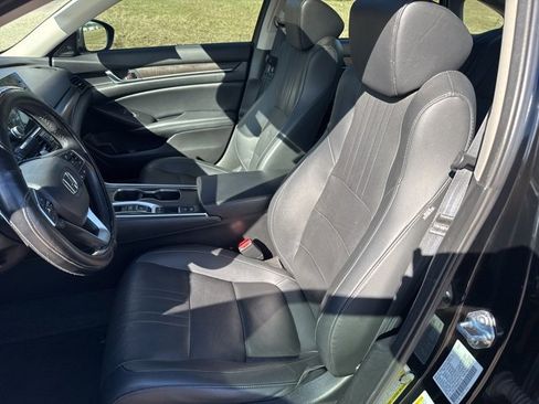 Used 2021 Honda Accord Touring image 18