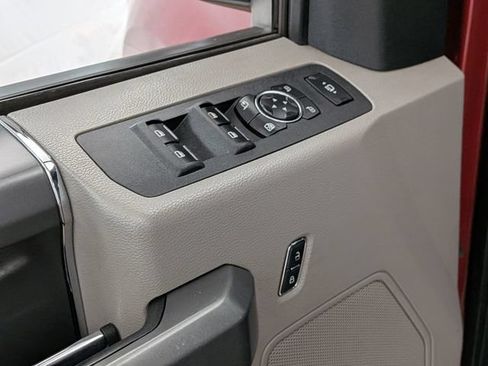 Used 2017 Ford F250 XLT w/ XLT Premium Package AWD/4WD image 17