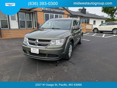 Used 2017 Dodge Journey SE FWD image 1