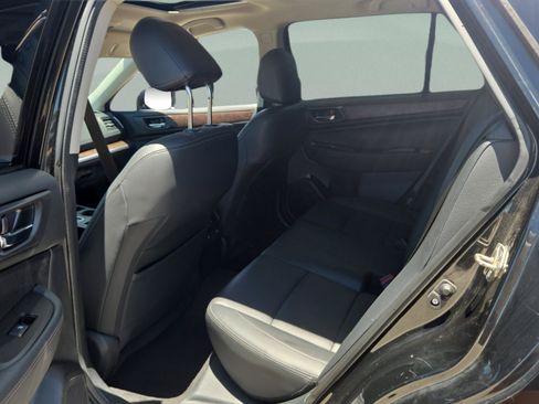 Used 2016 Subaru Outback 2.5i Limited AWD/4WD image 11