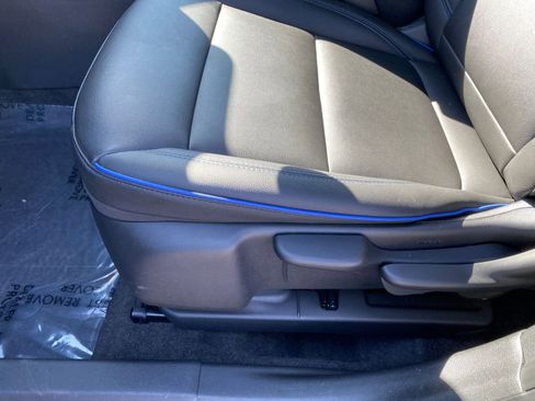 Used 2025 Buick Envista Sport Touring image 23