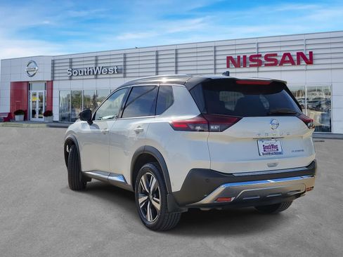 Certified 2021 Nissan Rogue Platinum image 9