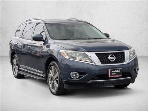 Used 2013 Nissan Pathfinder Platinum w/ Platinum Premium Pkg FWD image 3