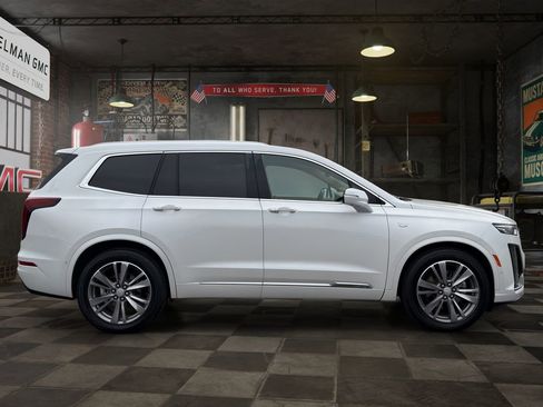 Certified 2021 Cadillac XT6 Premium Luxury w/ Platinum Package FWD image 8