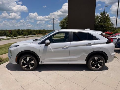 Used 2023 Mitsubishi Eclipse Cross SEL AWD/4WD image 6