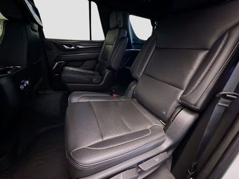 Used 2021 GMC Yukon Denali w/ Denali Premium Package image 13