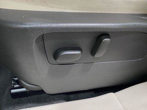 Used 2023 Buick Envision Avenir AWD/4WD image 35