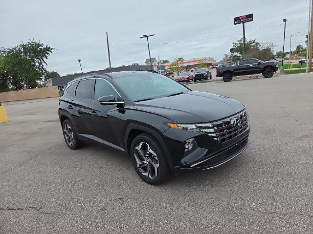 Certified 2022 Hyundai Tucson Limited AWD/4WD image 4