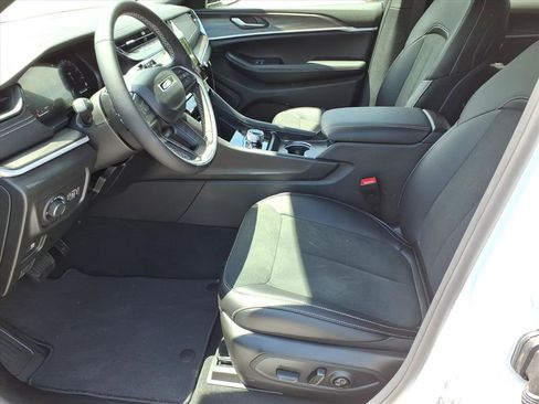 New 2026 Jeep Grand Cherokee L 4WD image 2