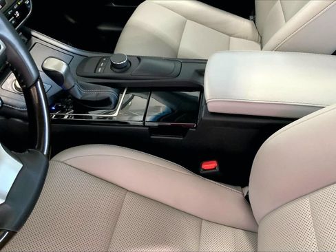 Used 2018 Lexus ES 350 w/ Premier Package FWD image 17
