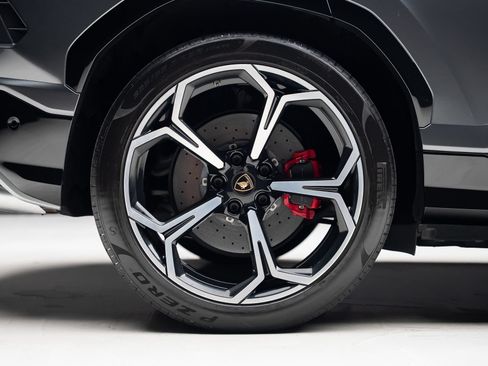 Used 2019 Lamborghini Urus AWD/4WD image 37
