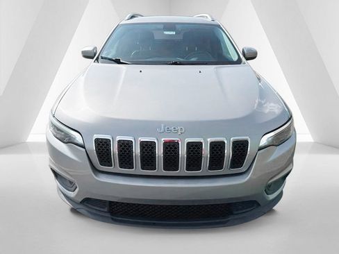 Used 2019 Jeep Cherokee Latitude Plus FWD image 2