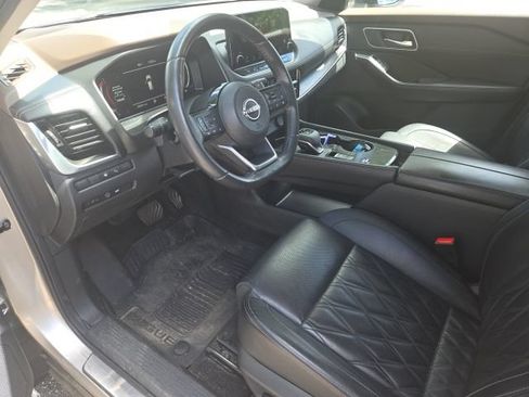 Used 2023 Nissan Rogue Platinum w/ Platinum Premium Package FWD image 15