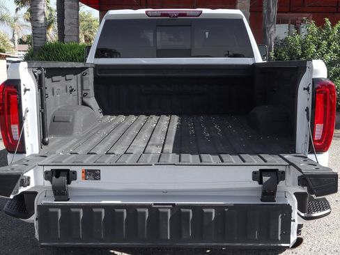 Used 2022 GMC Sierra 2500 Denali w/ Denali Ultimate Package AWD/4WD image 9