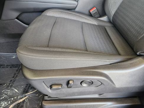 Used 2025 Chevrolet Suburban LS RWD image 25