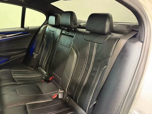 Used 2020 BMW M550i xDrive image 75