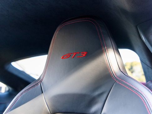 Certified 2022 Porsche 911 GT3 RWD image 34