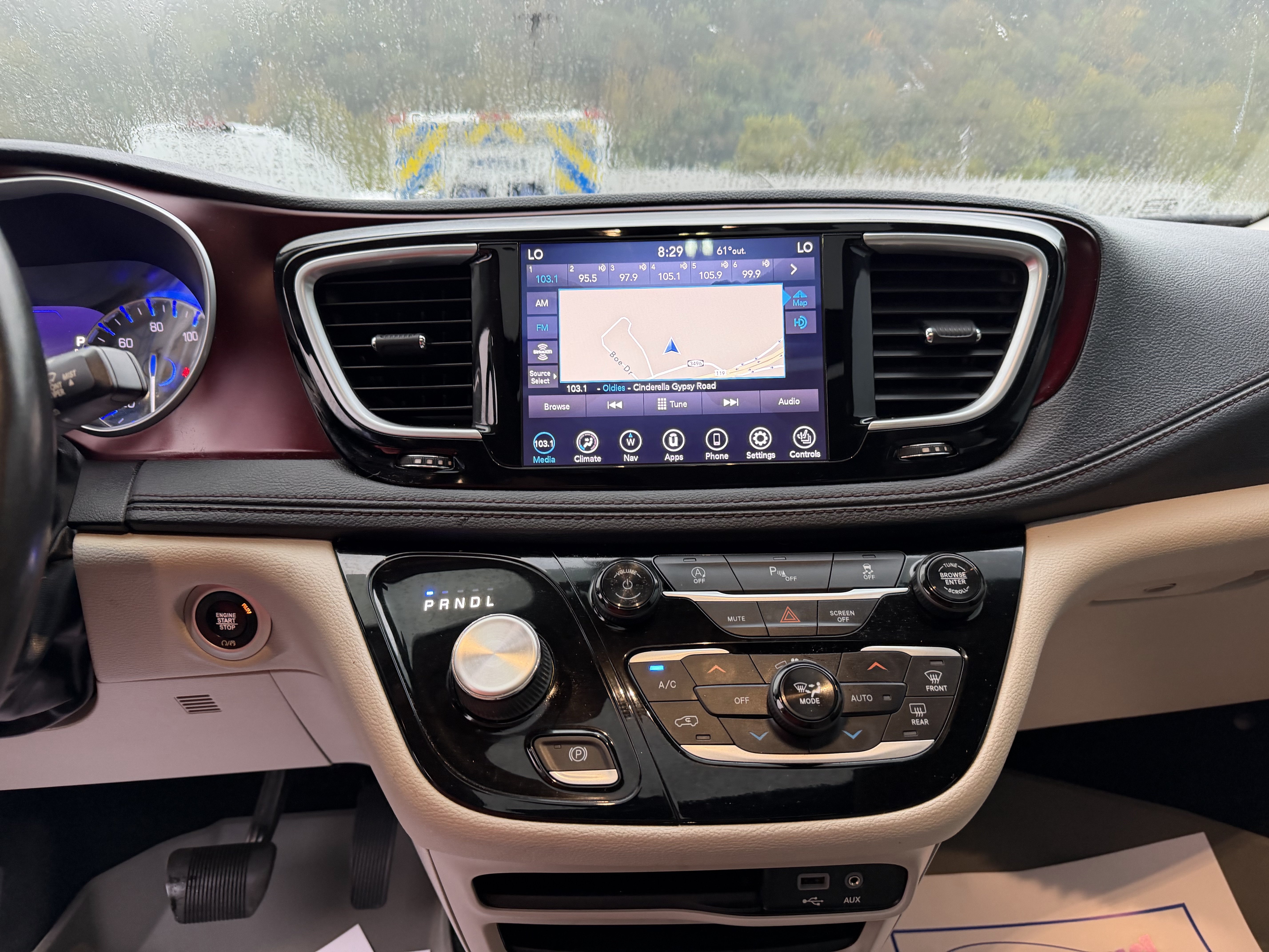Used 2020 Chrysler Pacifica Limited FWD image 14