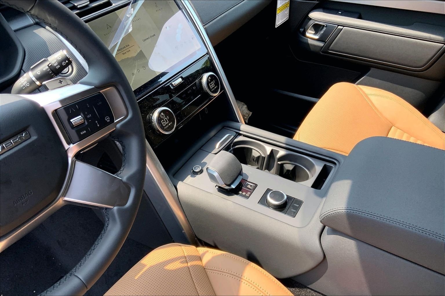 New 2026 Land Rover Discovery Dynamic SE AWD/4WD image 7