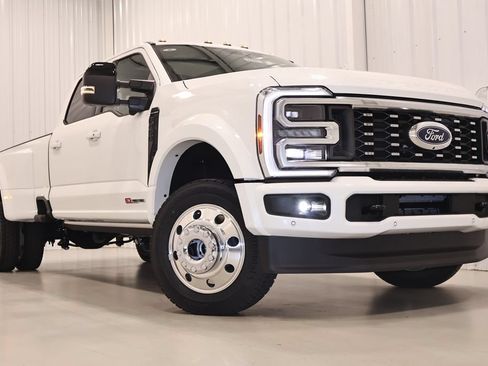 New 2026 Ford F450 Platinum w/ FX4 Off-Road Package AWD/4WD image 40