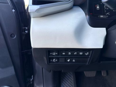 Used 2024 Toyota Sequoia Capstone AWD/4WD image 22