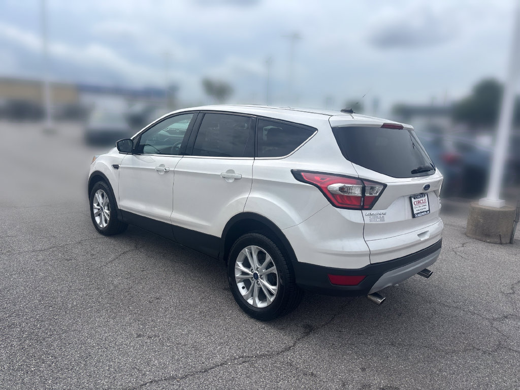Used 2017 Ford Escape SE AWD/4WD image 3